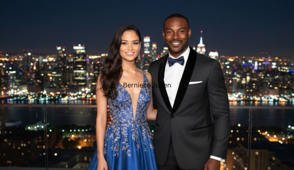 Actor Tyson Beckford aur model Shanina Shaik ek red carpet event par muskurate hue saath khade hain